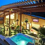 Skyhill Oasis With Hot Tub, Walk To Universal Studios