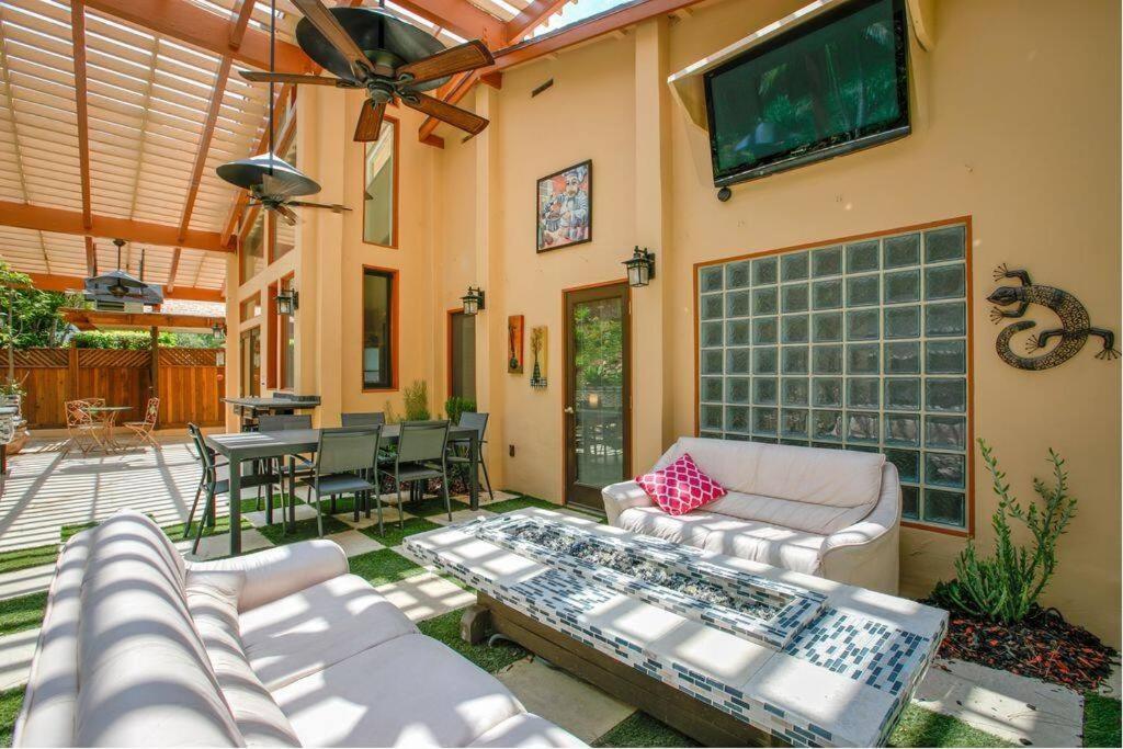 Skyhill Oasis With Hot Tub, Walk To Universal *